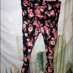 Flynn Skye Floral Harem Pants 🌵1